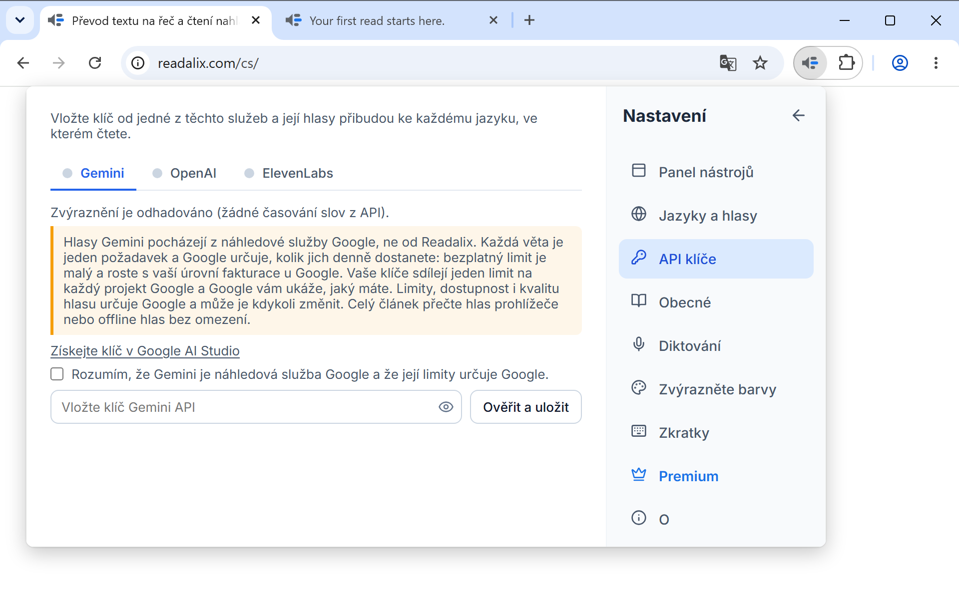 Nastavení na stránce Klíče API: řádek říkající, že klíč zůstává v tomto počítači, pak karty Gemini, OpenAI a ElevenLabs s otevřenou kartou Gemini, odkaz pro získání klíče, políčko k zaškrtnutí a pole pro vložení klíče vedle tlačítka Ověřit a uložit.