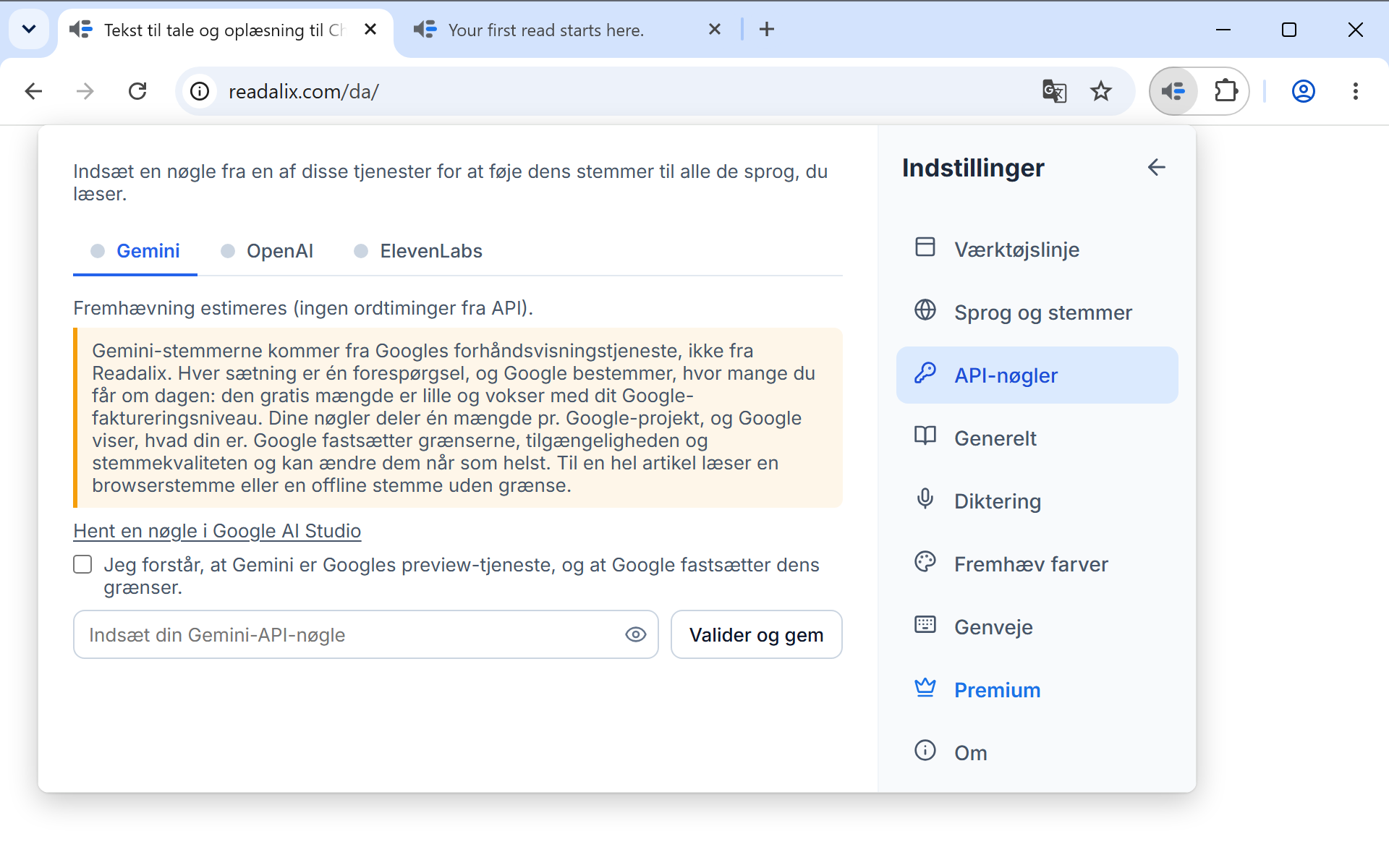 Indstillinger på siden API-nøgler: en linje om, at nøglen bliver på denne computer, derefter fanerne Gemini, OpenAI og ElevenLabs med Gemini åben, et link til at hente en nøgle, et felt at sætte kryds i og et felt til at indsætte nøglen ved siden af knappen Valider og gem.