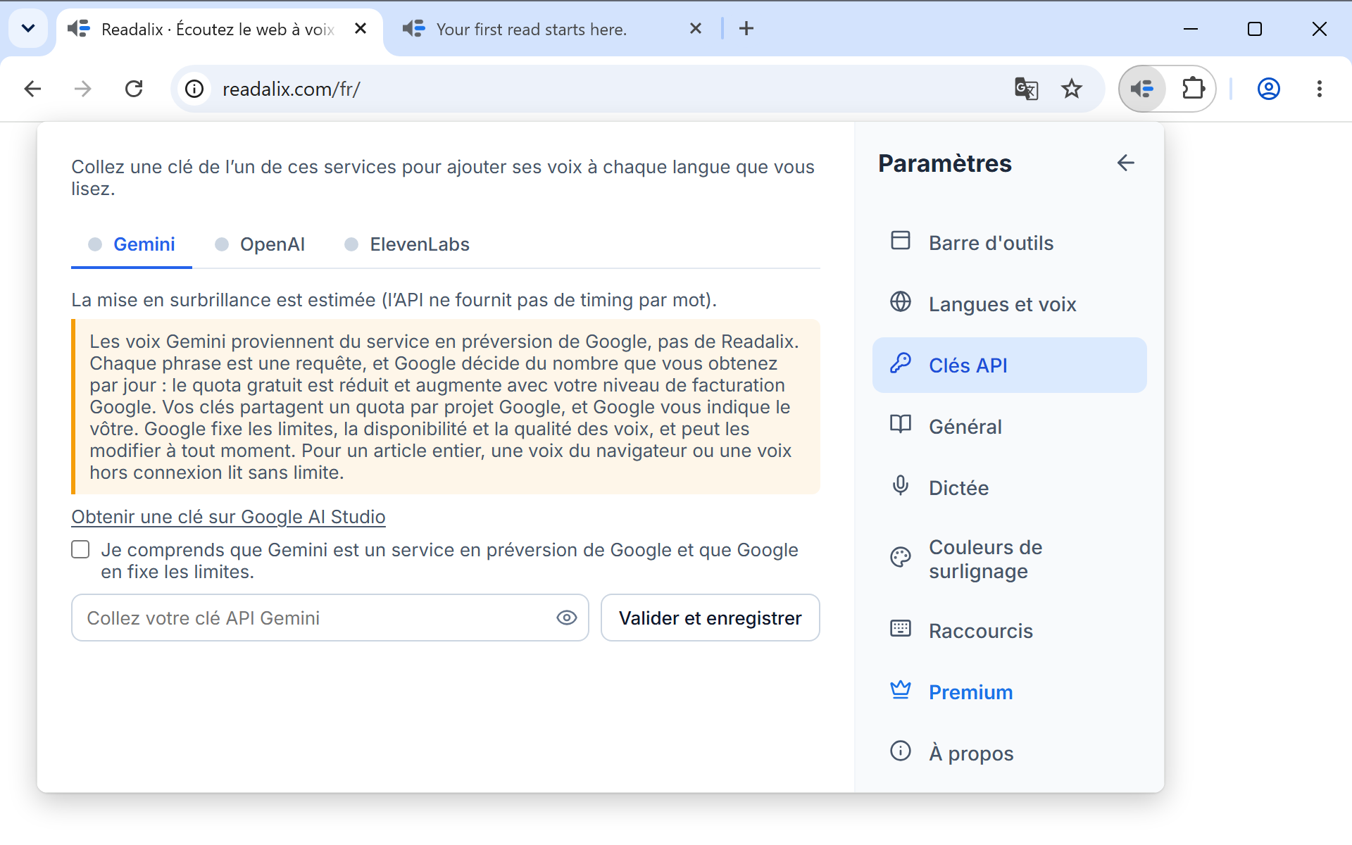 Paramètres, page Clés API : une ligne indiquant que la clé reste sur cet ordinateur, puis des onglets Gemini, OpenAI et ElevenLabs avec Gemini ouvert, un lien pour obtenir une clé, une case à cocher et un champ pour coller la clé à côté du bouton Valider et enregistrer.
