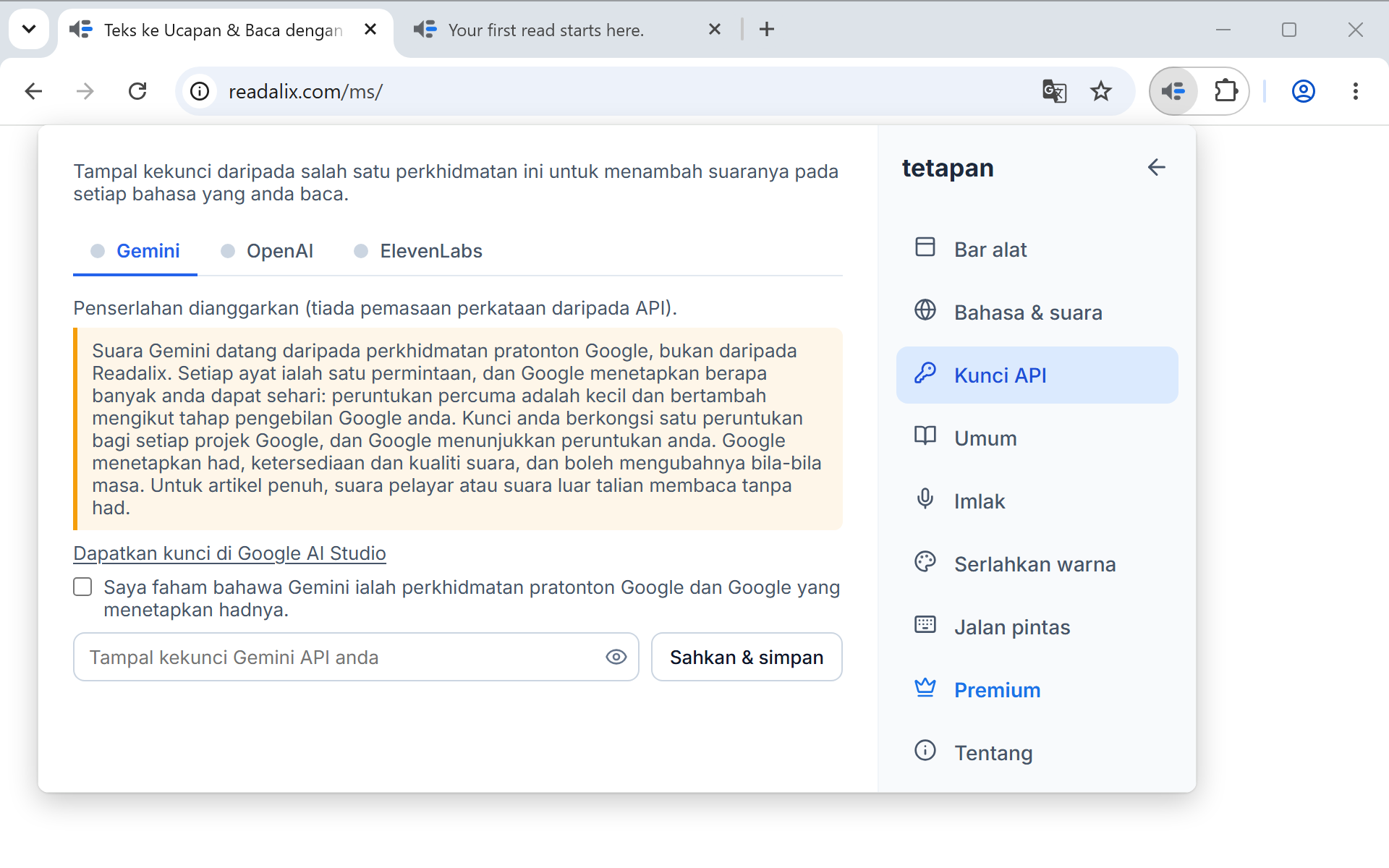 Tetapan pada halaman Kunci API: satu baris yang menyatakan kunci kekal pada komputer ini, kemudian tab Gemini, OpenAI dan ElevenLabs dengan Gemini dibuka, pautan untuk mendapatkan kunci, kotak untuk ditanda dan medan untuk menampal kunci di sebelah butang Sahkan & simpan.