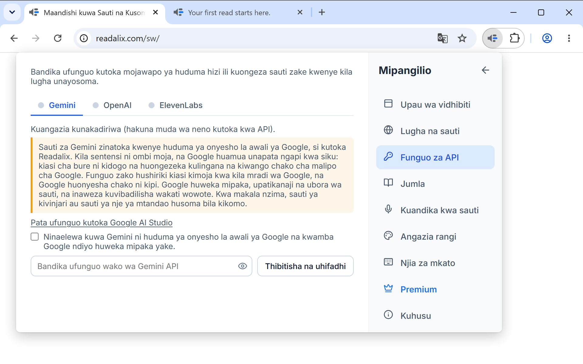 Mipangilio kwenye ukurasa wa Funguo za API: mstari unaosema ufunguo unabaki kwenye kompyuta hii, kisha vichupo vya Gemini, OpenAI na ElevenLabs huku Gemini ikiwa wazi, kiungo cha kupata ufunguo, kisanduku cha kuteua, na sehemu ya kubandika ufunguo kando ya kitufe cha Thibitisha na uhifadhi.